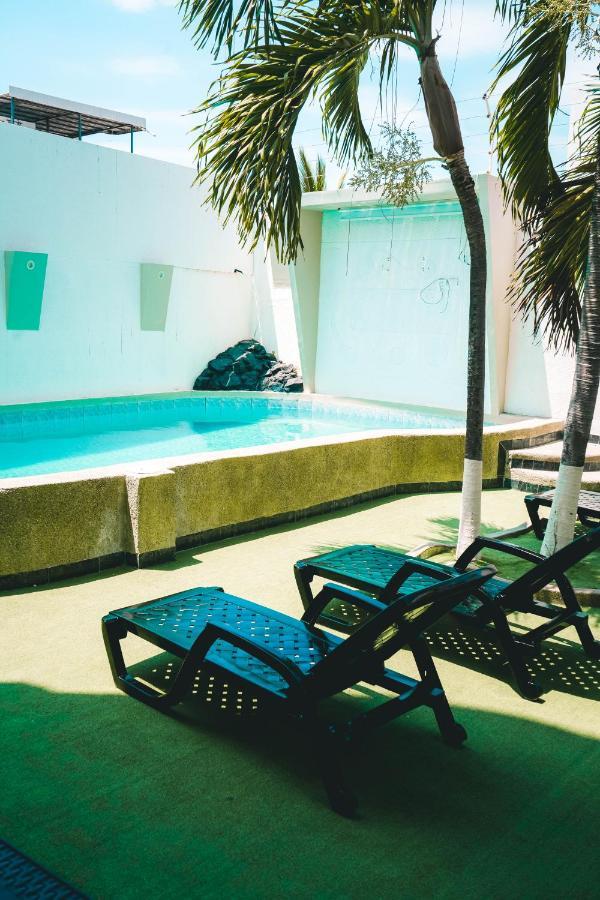 Hotel Manta Beach Madrigal Exteriör bild