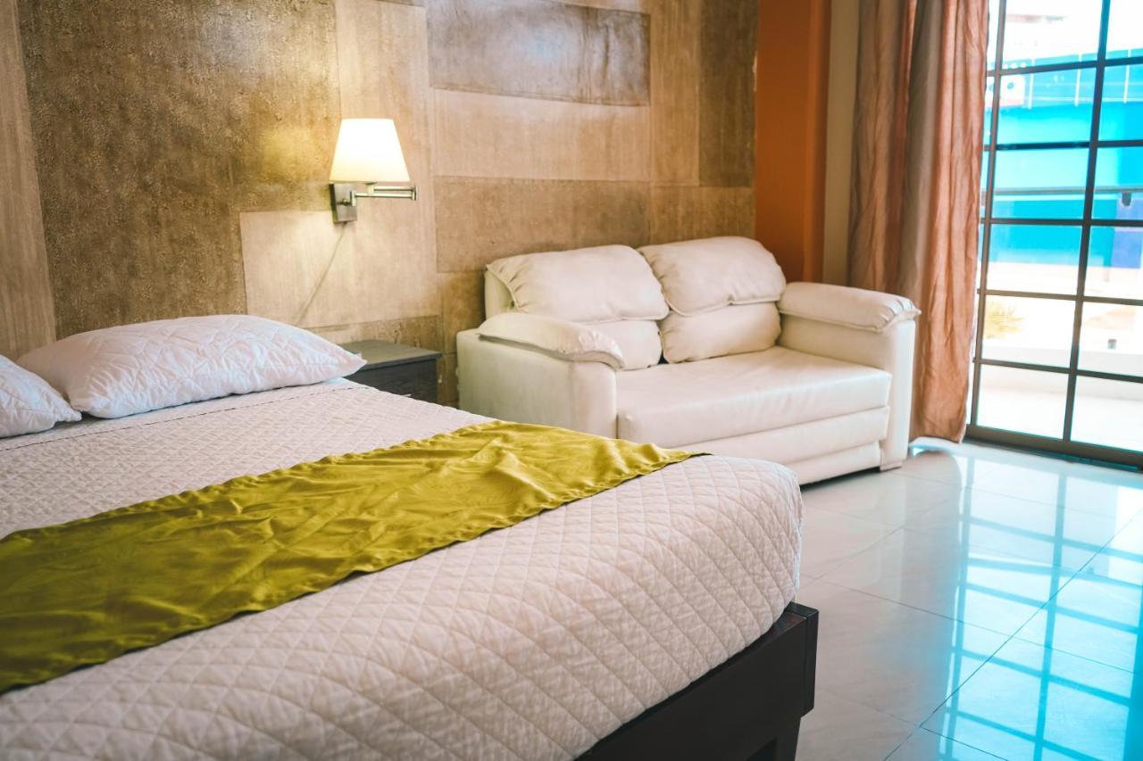 Hotel Manta Beach Madrigal Exteriör bild