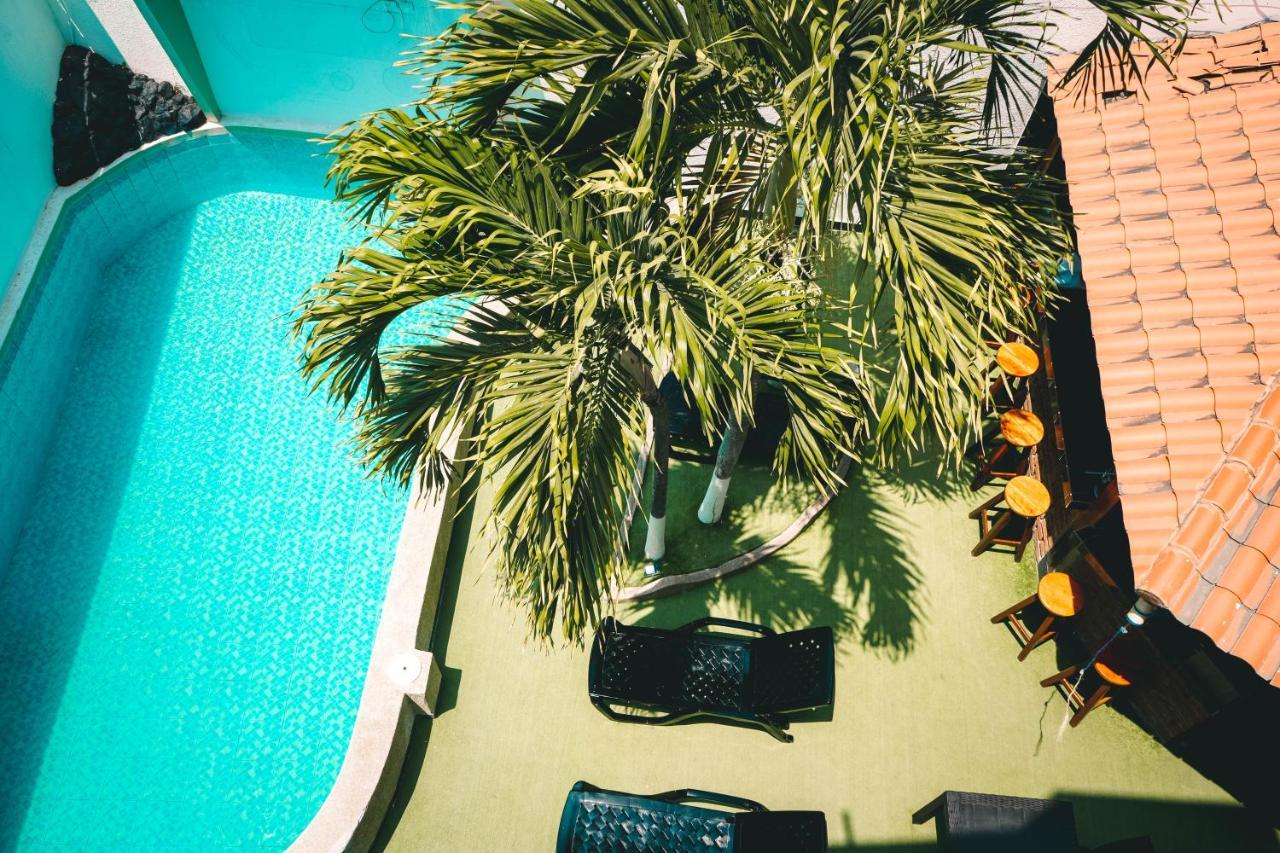 Hotel Manta Beach Madrigal Exteriör bild