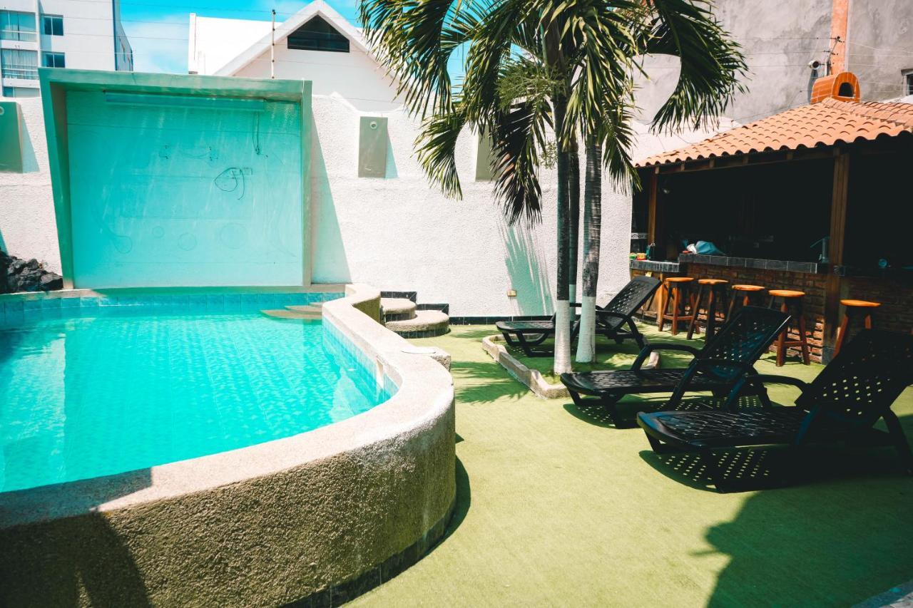 Hotel Manta Beach Madrigal Exteriör bild